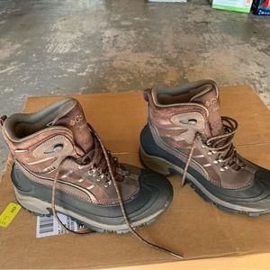 Columbia Men’s boots worn once!! Size 9